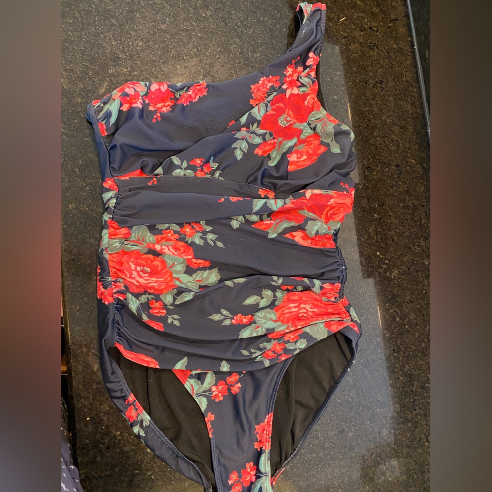 Albion fit one piece